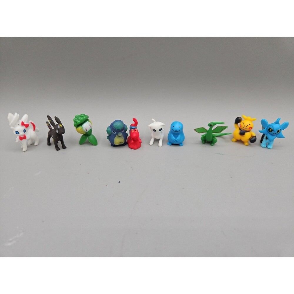 Pokemon 10 Assorted 1-Inch Mini Figures Poly China Lot K